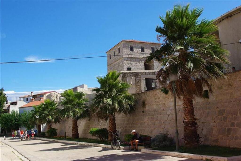 Apartment Eli Pag Town Extérieur photo
