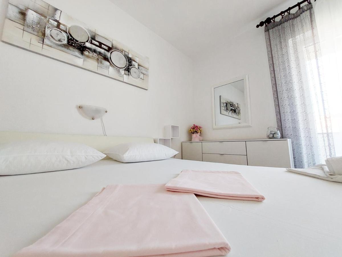 Apartment Eli Pag Town Extérieur photo