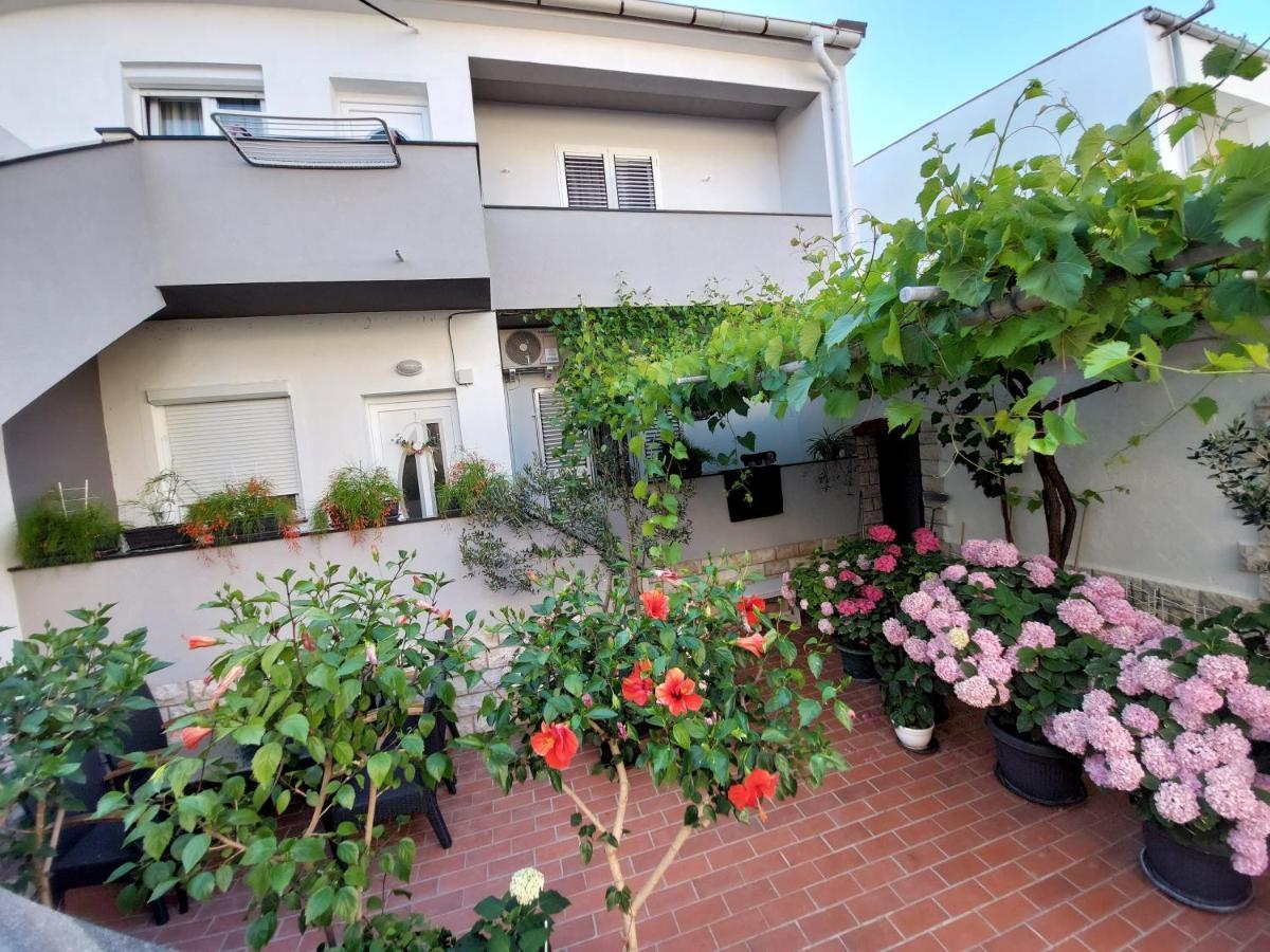 Apartment Eli Pag Town Extérieur photo