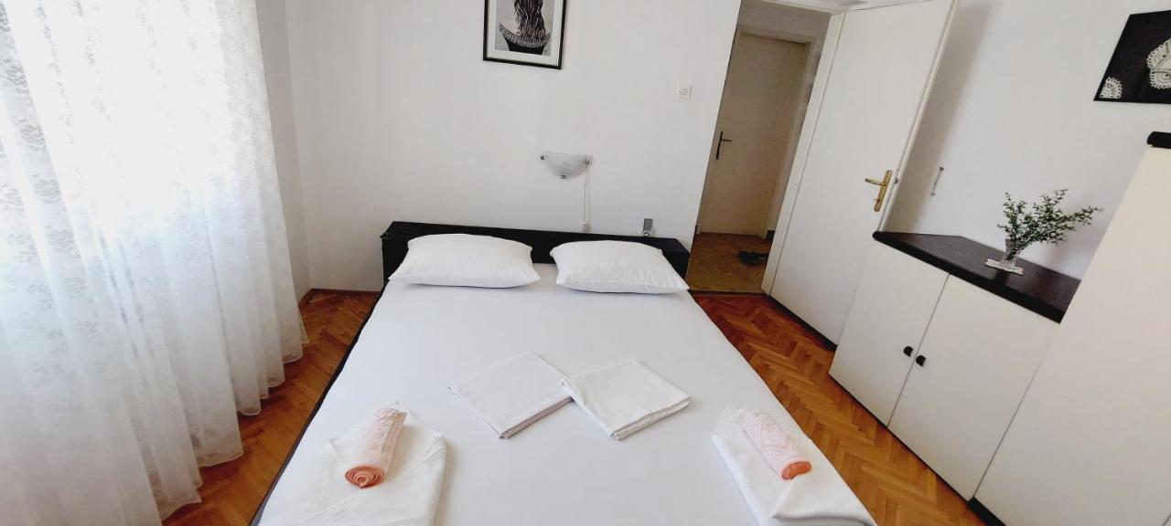 Apartment Eli Pag Town Extérieur photo